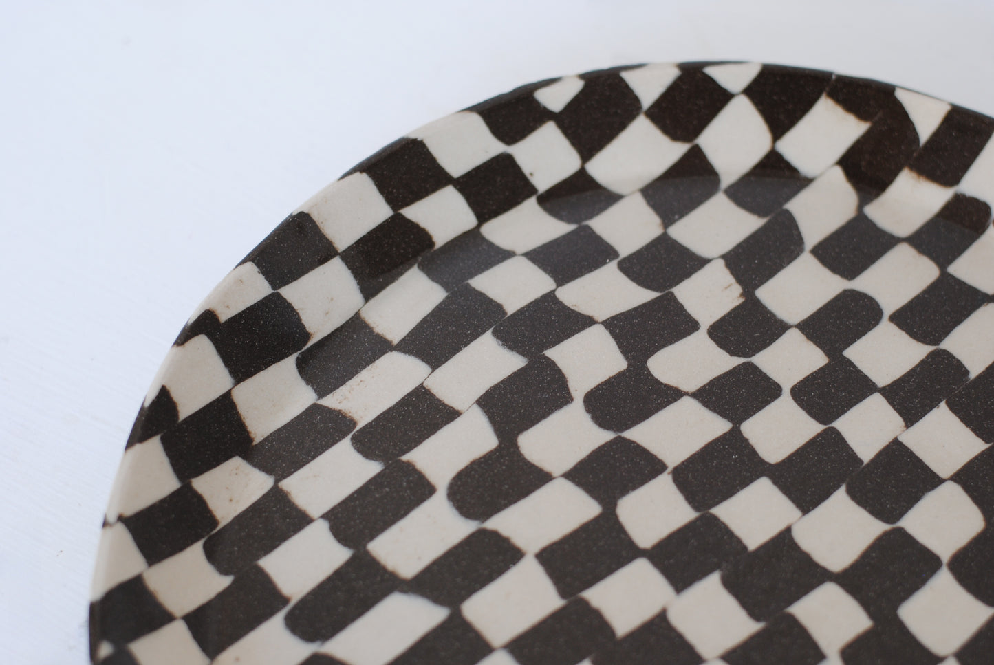 Plate Black/White Check