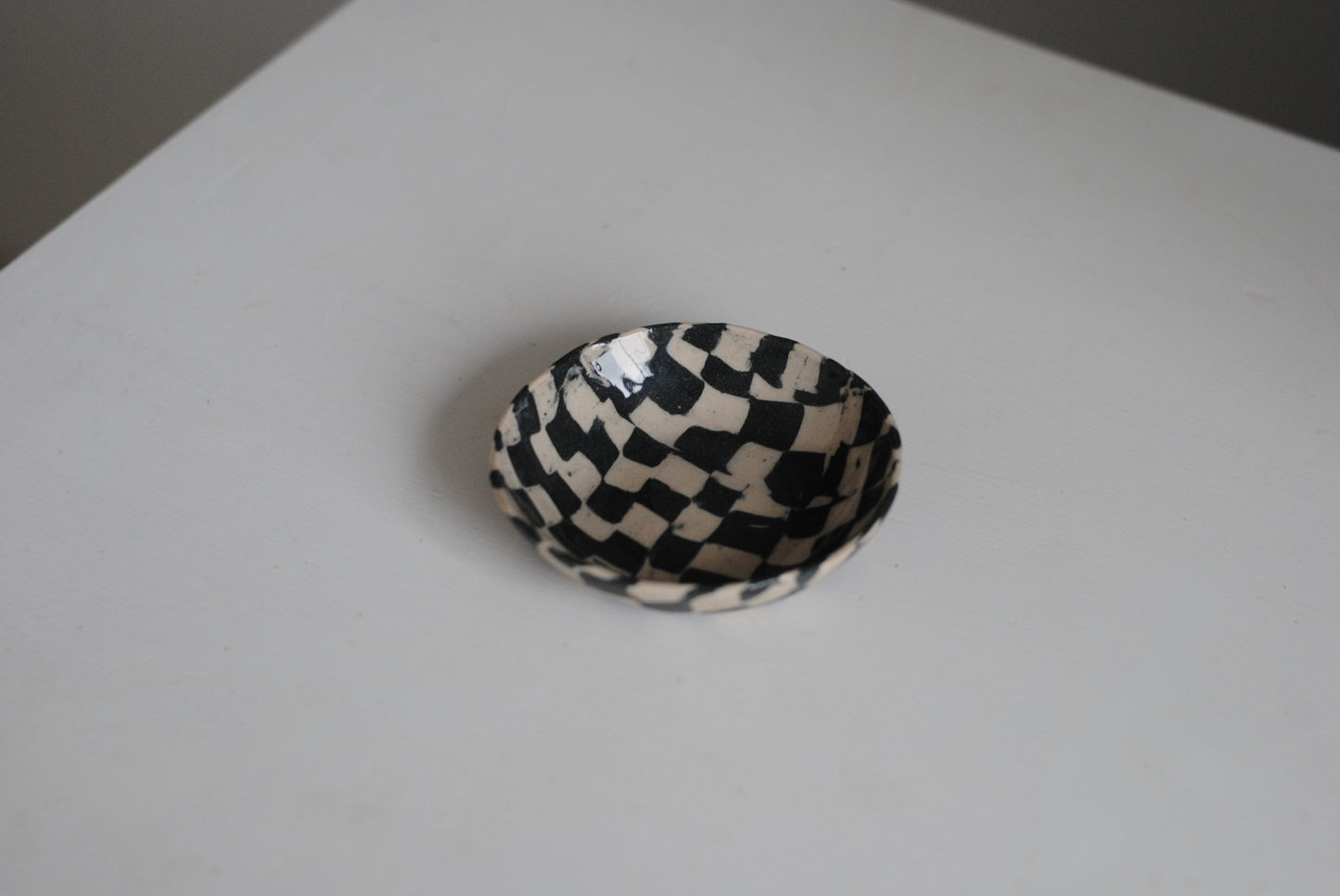 Dish Small Black/White