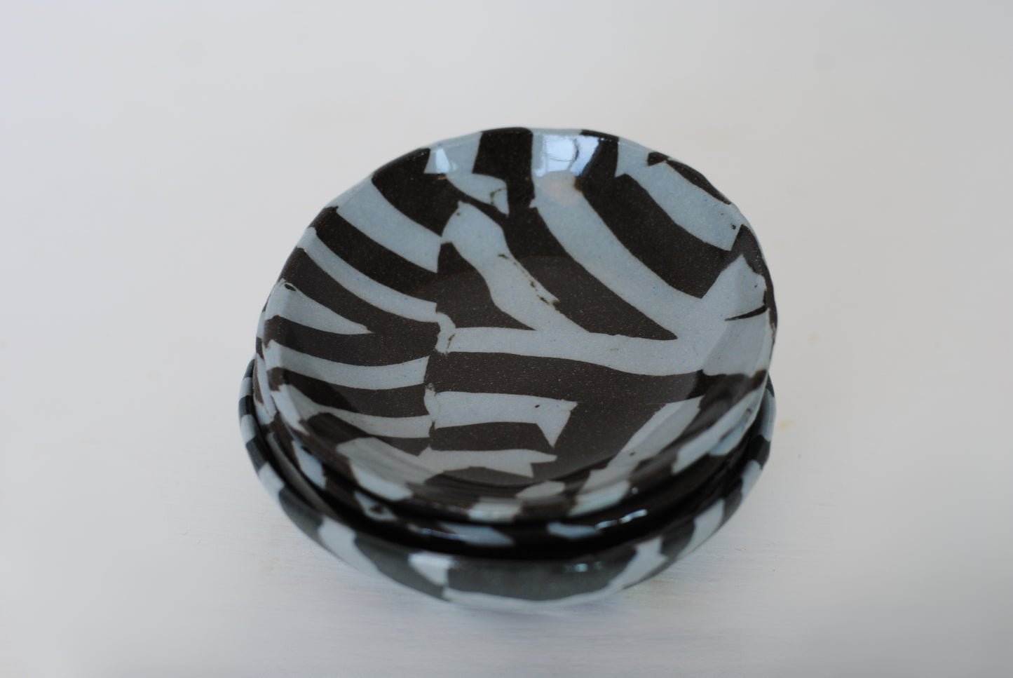 Dish Black/Blue Stripe