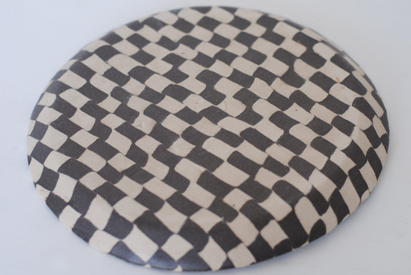 Plate Black/White Check